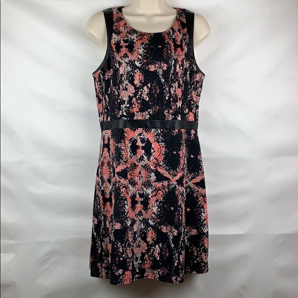 Mac & Jac black and pink print dress with keyhole